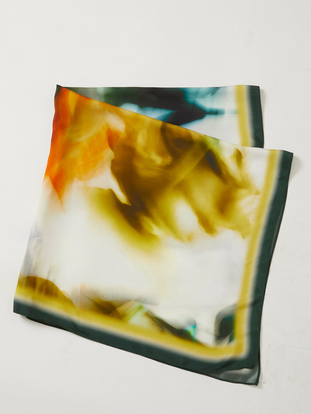 BLURRED FLOWER SCARF 90cm ×90cm – TAAKK