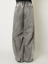 TUCKED BALLOON DENIM