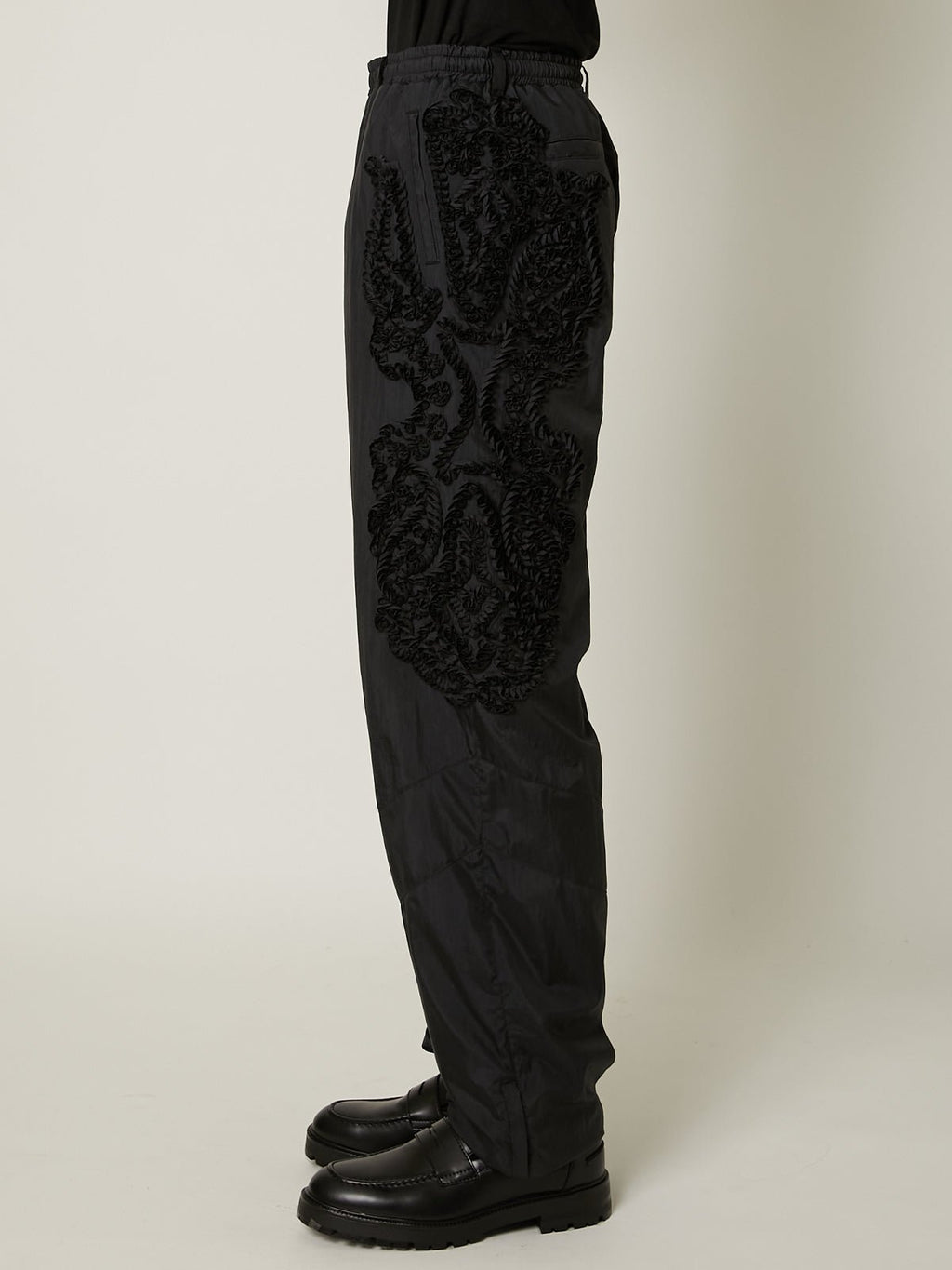 ERiKOKATORi パンツ Tape embroidery pants TAPE EMBROIDERY PANTS – TAAKK