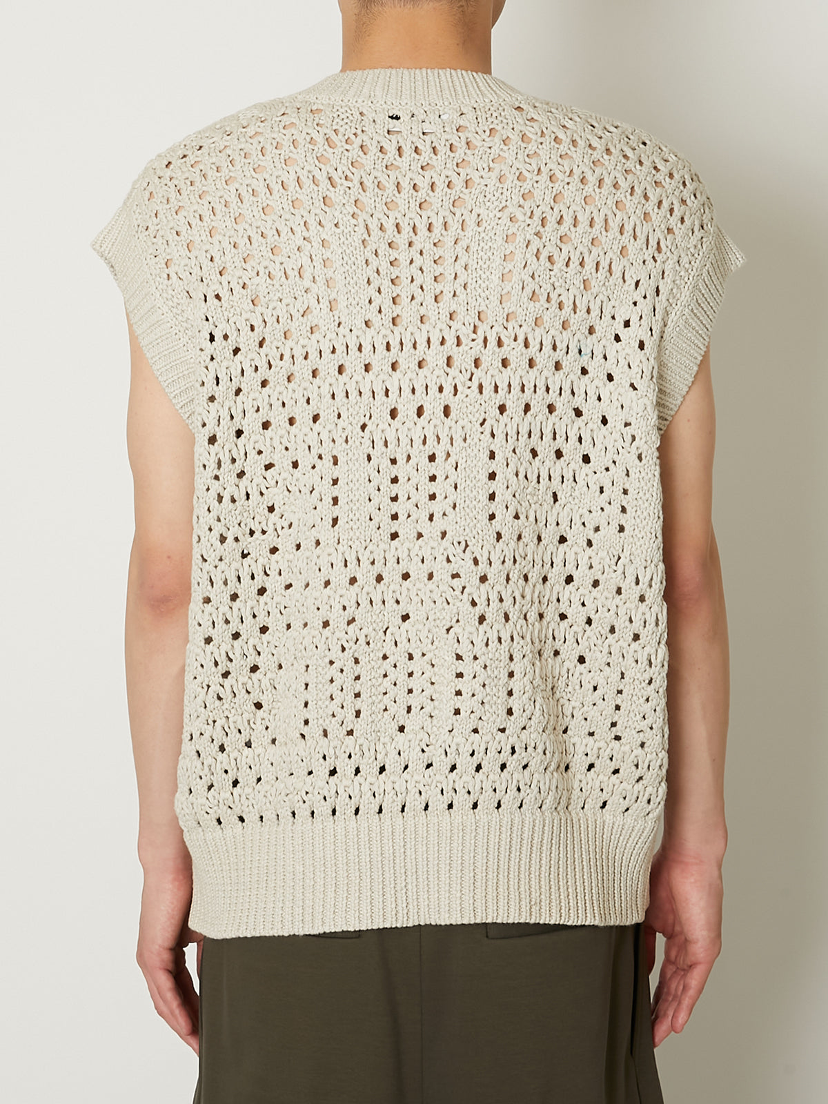 HAND KNIT VEST – TAAKK