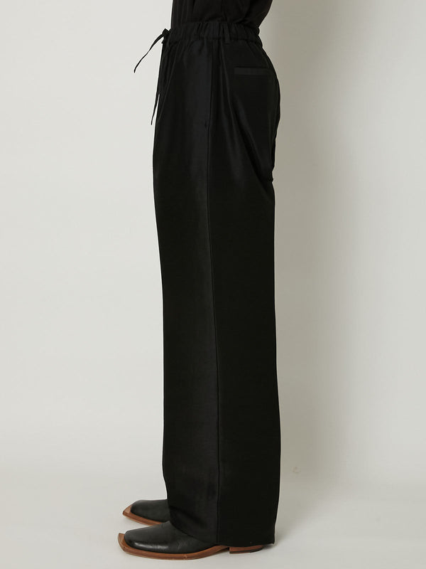 TUCK IN PANTS