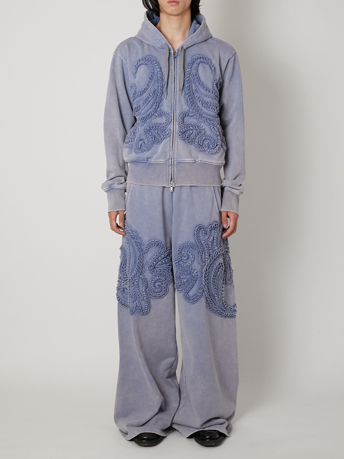 SCULPTURAL EMBROIDERY JERSEY ZIP HOODIE – TAAKK