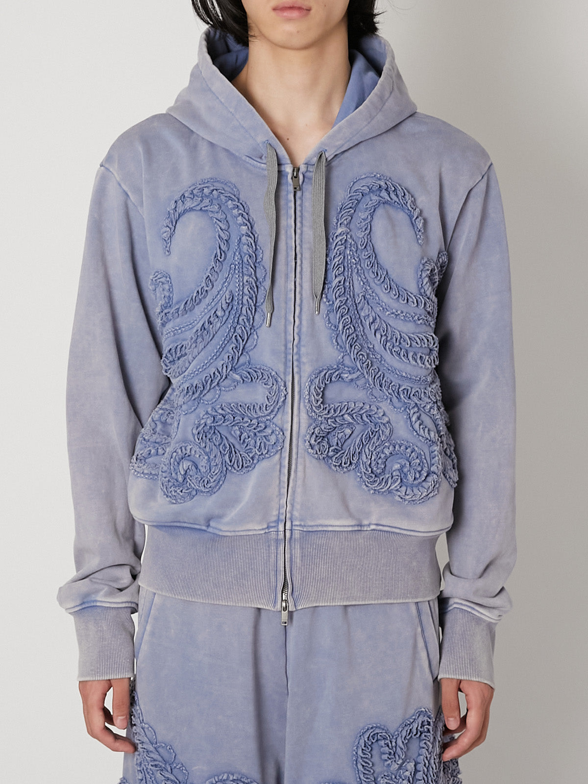 SCULPTURAL EMBROIDERY JERSEY ZIP HOODIE – TAAKK