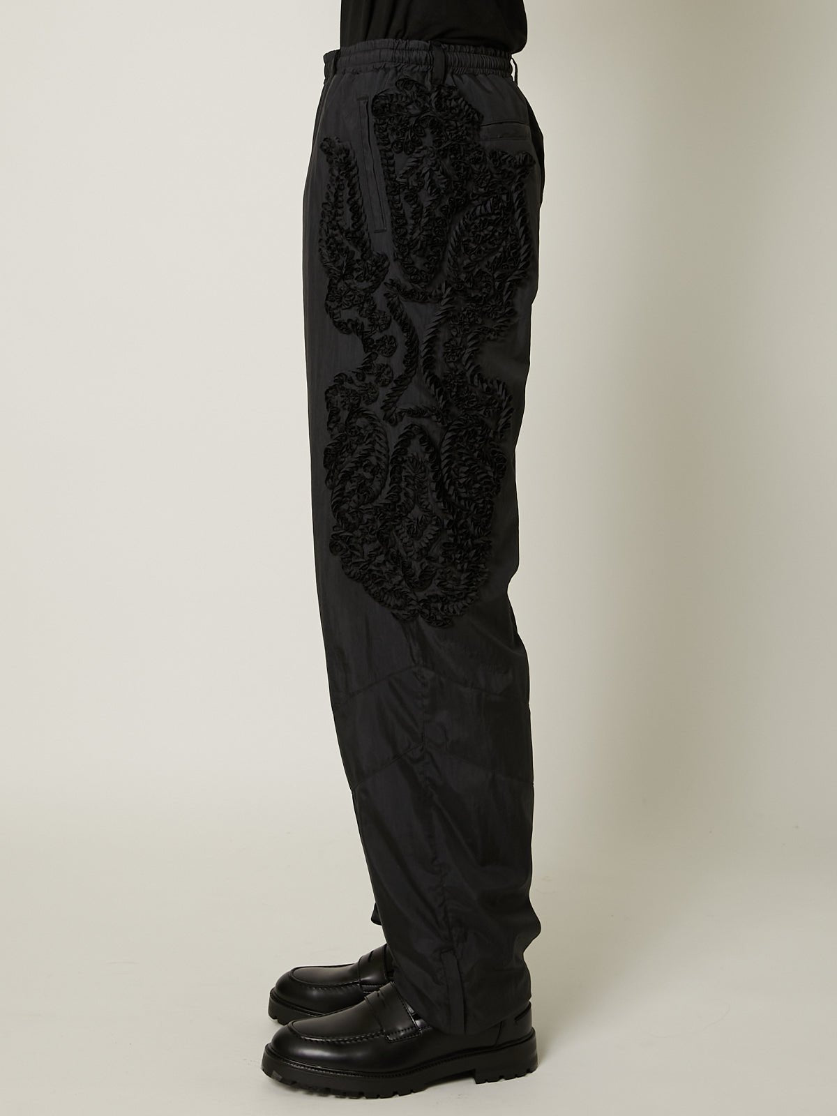 TAPE EMBROIDERY PANTS – TAAKK