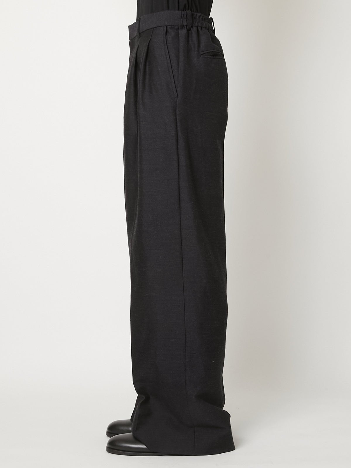 TWO-TUCK WIDE TROUSERS – TAAKK