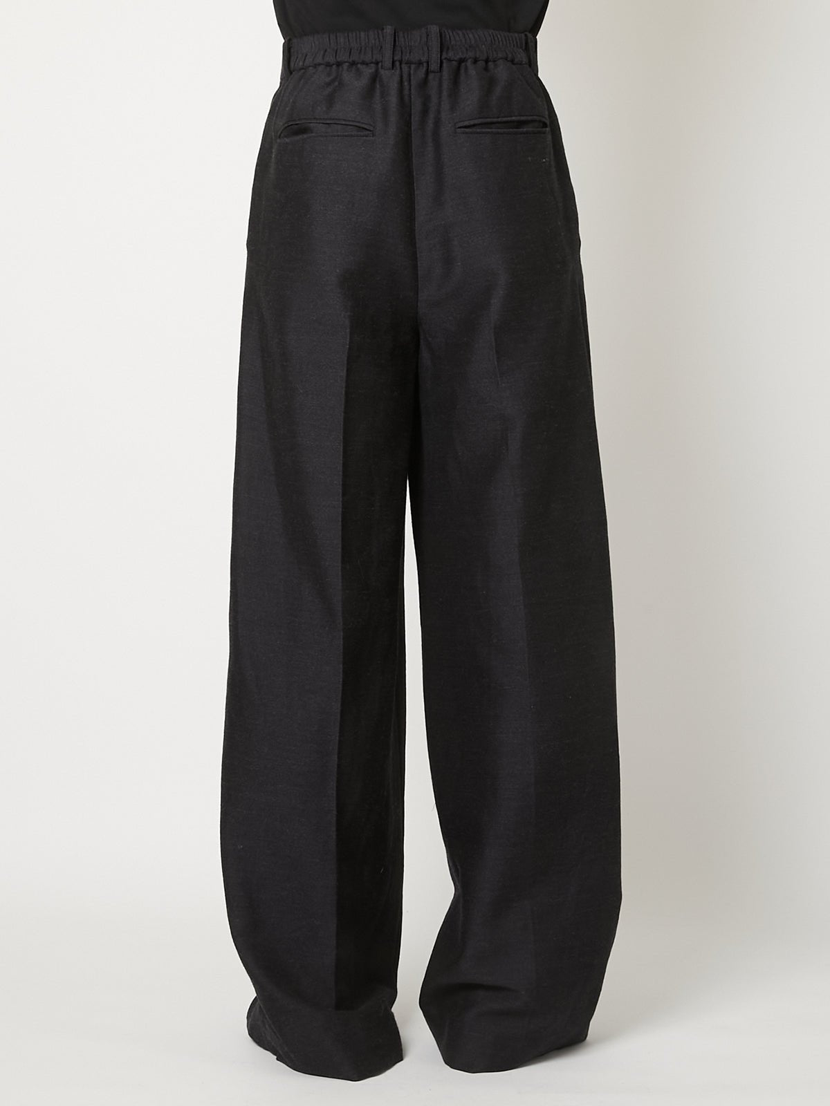 TWO-TUCK WIDE TROUSERS – TAAKK