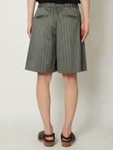 STRIPE ABOVE-THE KNEE SHORTS
